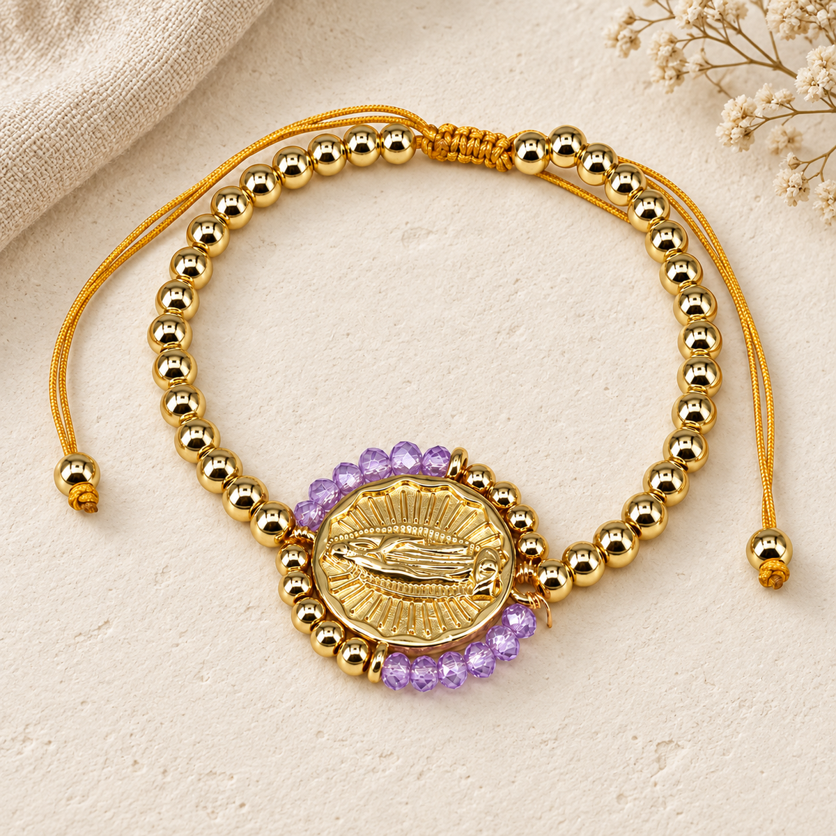 En la quietud de mi oración – Brazalete de la Virgen de Guadalupe en lila