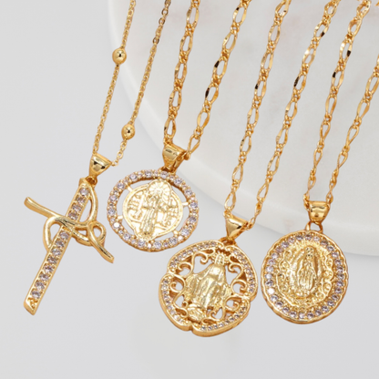 Religious necklace of the Virgin Mary with sparkling cubic zirconia and an elegant design
